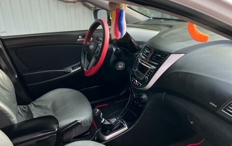 Hyundai Solaris II рестайлинг, 2016 год, 1 000 000 рублей, 8 фотография