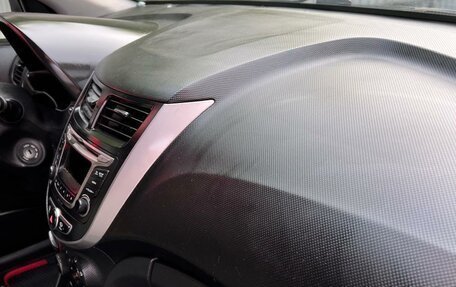 Hyundai Solaris II рестайлинг, 2016 год, 1 000 000 рублей, 11 фотография