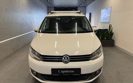Volkswagen Touran III, 2012 год, 1 089 000 рублей, 2 фотография