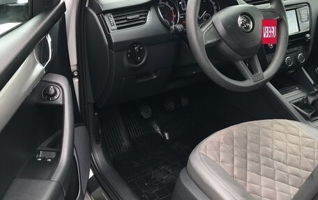 Skoda Octavia, 2018 год, 1 900 000 рублей, 13 фотография