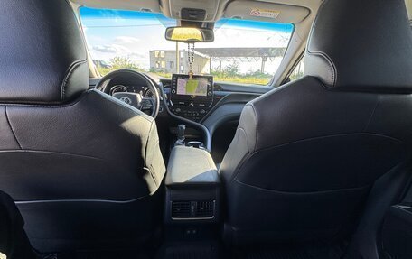 Toyota Camry, 2021 год, 3 300 000 рублей, 10 фотография