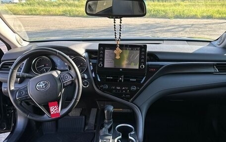 Toyota Camry, 2021 год, 3 300 000 рублей, 7 фотография