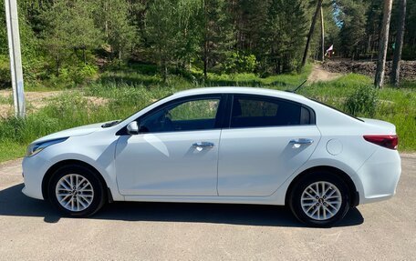 KIA Rio IV, 2018 год, 1 350 000 рублей, 2 фотография