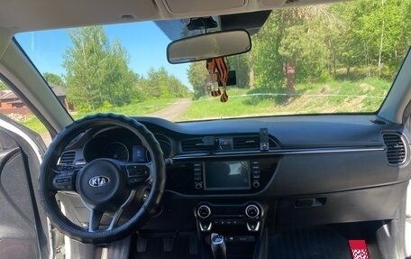 KIA Rio IV, 2018 год, 1 350 000 рублей, 8 фотография