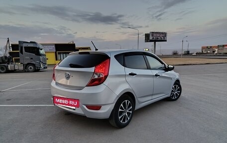 Hyundai Solaris II рестайлинг, 2012 год, 590 000 рублей, 3 фотография