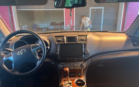 Toyota Highlander III, 2012 год, 2 200 000 рублей, 7 фотография