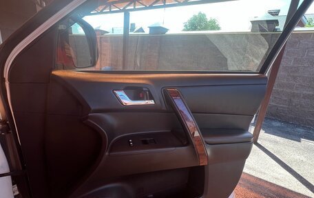 Toyota Highlander III, 2012 год, 2 200 000 рублей, 10 фотография