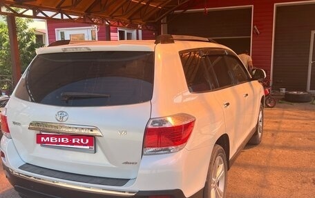 Toyota Highlander III, 2012 год, 2 200 000 рублей, 4 фотография