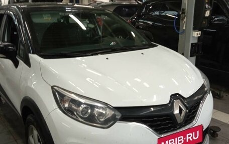 Renault Kaptur I рестайлинг, 2016 год, 1 120 000 рублей, 2 фотография