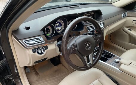 Mercedes-Benz E-Класс, 2013 год, 2 500 000 рублей, 11 фотография