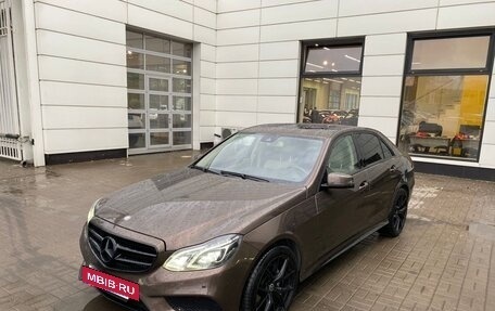Mercedes-Benz E-Класс, 2013 год, 2 500 000 рублей, 3 фотография