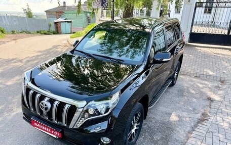 Toyota Land Cruiser Prado 150 рестайлинг 2, 2014 год, 3 280 000 рублей, 5 фотография