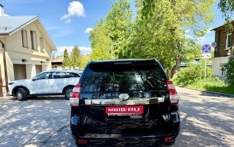 Toyota Land Cruiser Prado 150 рестайлинг 2, 2014 год, 3 280 000 рублей, 11 фотография