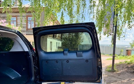 Toyota Land Cruiser Prado 150 рестайлинг 2, 2014 год, 3 280 000 рублей, 20 фотография