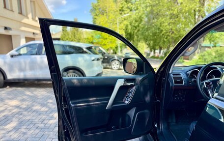 Toyota Land Cruiser Prado 150 рестайлинг 2, 2014 год, 3 280 000 рублей, 21 фотография