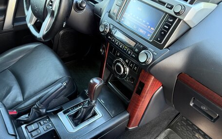 Toyota Land Cruiser Prado 150 рестайлинг 2, 2014 год, 3 280 000 рублей, 30 фотография