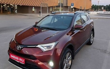 Toyota RAV4, 2018 год, 2 550 000 рублей, 4 фотография