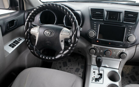 Toyota Highlander III, 2009 год, 1 349 000 рублей, 14 фотография