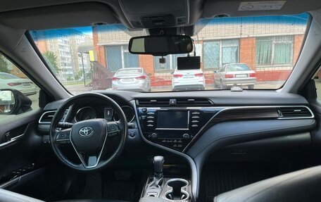 Toyota Camry, 2018 год, 2 500 000 рублей, 8 фотография