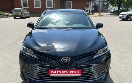 Toyota Camry, 2018 год, 2 500 000 рублей, 2 фотография