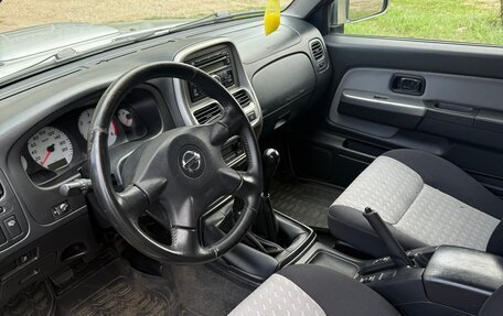 Nissan NP300, 2010 год, 1 180 000 рублей, 8 фотография