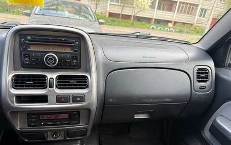 Nissan NP300, 2010 год, 1 180 000 рублей, 9 фотография