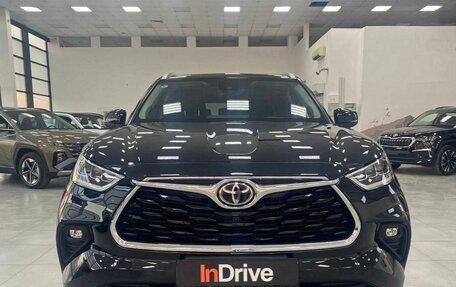 Toyota Highlander, 2024 год, 6 299 000 рублей, 2 фотография