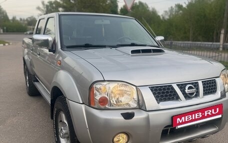 Nissan NP300, 2010 год, 1 180 000 рублей, 2 фотография