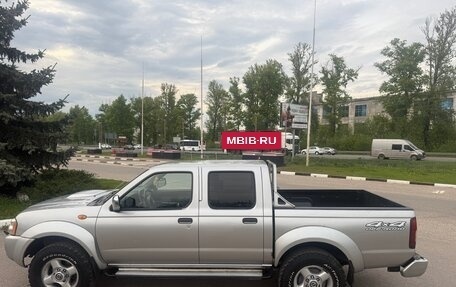Nissan NP300, 2010 год, 1 180 000 рублей, 4 фотография