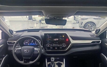 Toyota Highlander, 2024 год, 6 299 000 рублей, 8 фотография