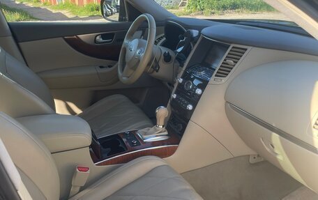 Infiniti QX70, 2017 год, 3 600 000 рублей, 15 фотография