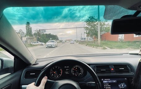 Volkswagen Jetta VI, 2013 год, 990 000 рублей, 8 фотография