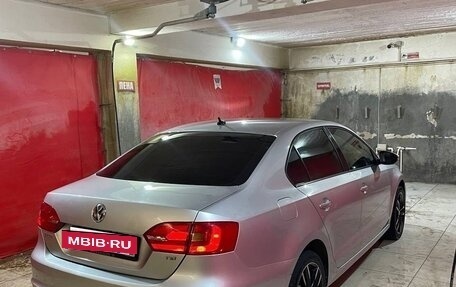 Volkswagen Jetta VI, 2013 год, 990 000 рублей, 4 фотография
