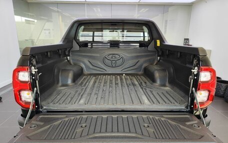 Toyota Hilux VIII, 2024 год, 6 930 000 рублей, 12 фотография