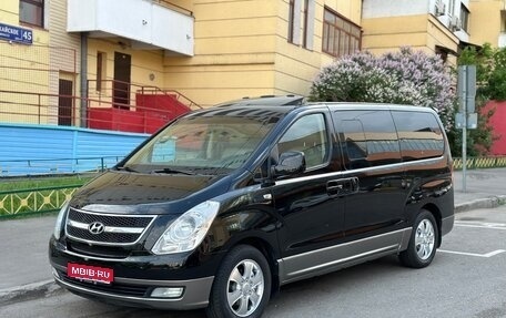 Hyundai Grand Starex Grand Starex I рестайлинг 2, 2010 год, 1 700 000 рублей, 1 фотография