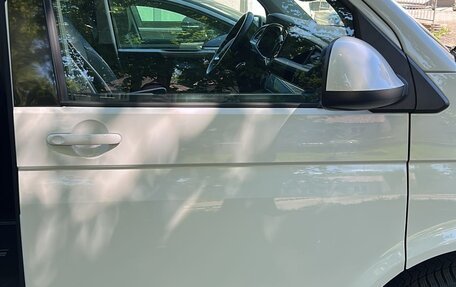 Volkswagen Multivan T6 рестайлинг, 2021 год, 4 750 000 рублей, 6 фотография