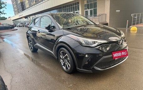 Toyota C-HR I рестайлинг, 2019 год, 2 050 000 рублей, 5 фотография