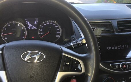 Hyundai Solaris II рестайлинг, 2013 год, 900 000 рублей, 6 фотография