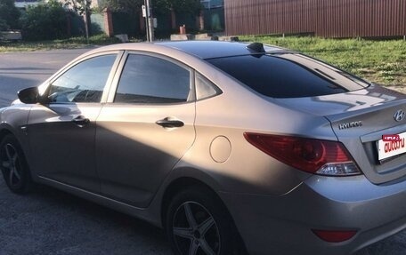 Hyundai Solaris II рестайлинг, 2013 год, 900 000 рублей, 11 фотография