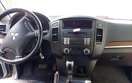 Mitsubishi Pajero IV, 2008 год, 1 800 000 рублей, 10 фотография