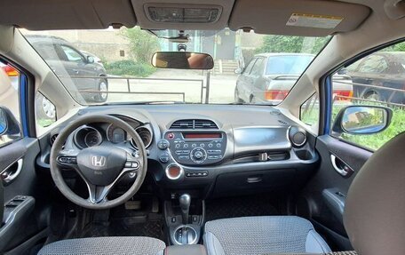 Honda Jazz II рестайлинг, 2011 год, 730 000 рублей, 3 фотография
