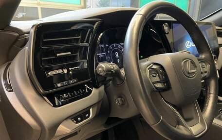 Lexus RX IV рестайлинг, 2023 год, 8 700 000 рублей, 16 фотография