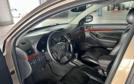 Toyota Avensis III рестайлинг, 2005 год, 609 000 рублей, 10 фотография