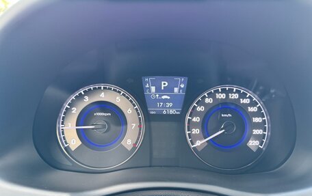 Hyundai Solaris II рестайлинг, 2011 год, 1 300 000 рублей, 31 фотография