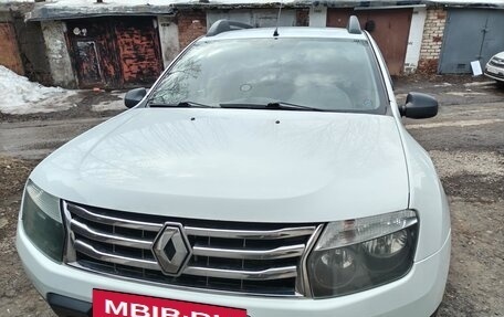 Renault Duster I рестайлинг, 2014 год, 900 000 рублей, 2 фотография
