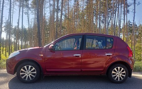 Renault Sandero I, 2012 год, 600 000 рублей, 2 фотография