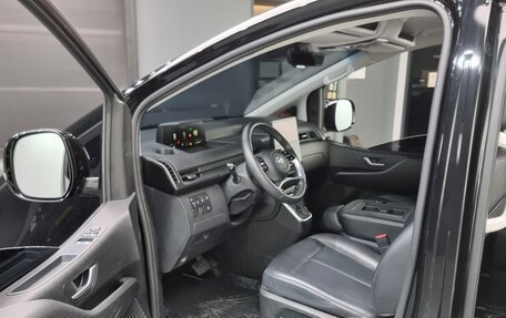 Hyundai Staria, 2022 год, 2 612 000 рублей, 5 фотография