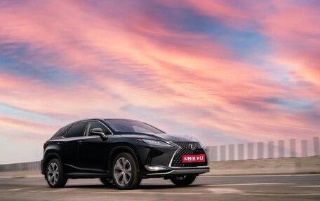 Lexus RX IV рестайлинг, 2022 год, 6 200 000 рублей, 1 фотография