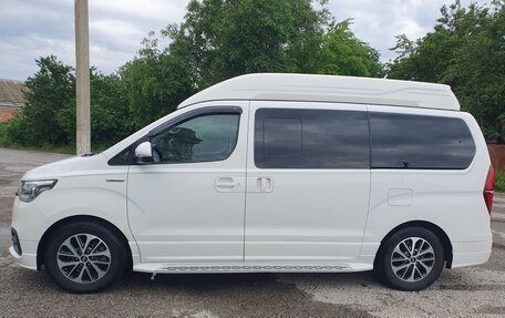 Hyundai Grand Starex Grand Starex I рестайлинг 2, 2018 год, 3 800 000 рублей, 10 фотография