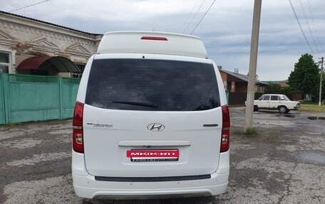Hyundai Grand Starex Grand Starex I рестайлинг 2, 2018 год, 3 800 000 рублей, 7 фотография
